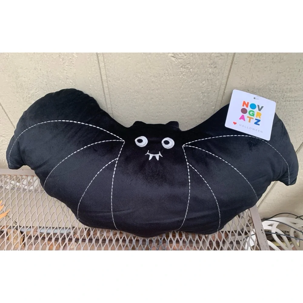 NWT Novogratz Bat Plush Pillow🦇